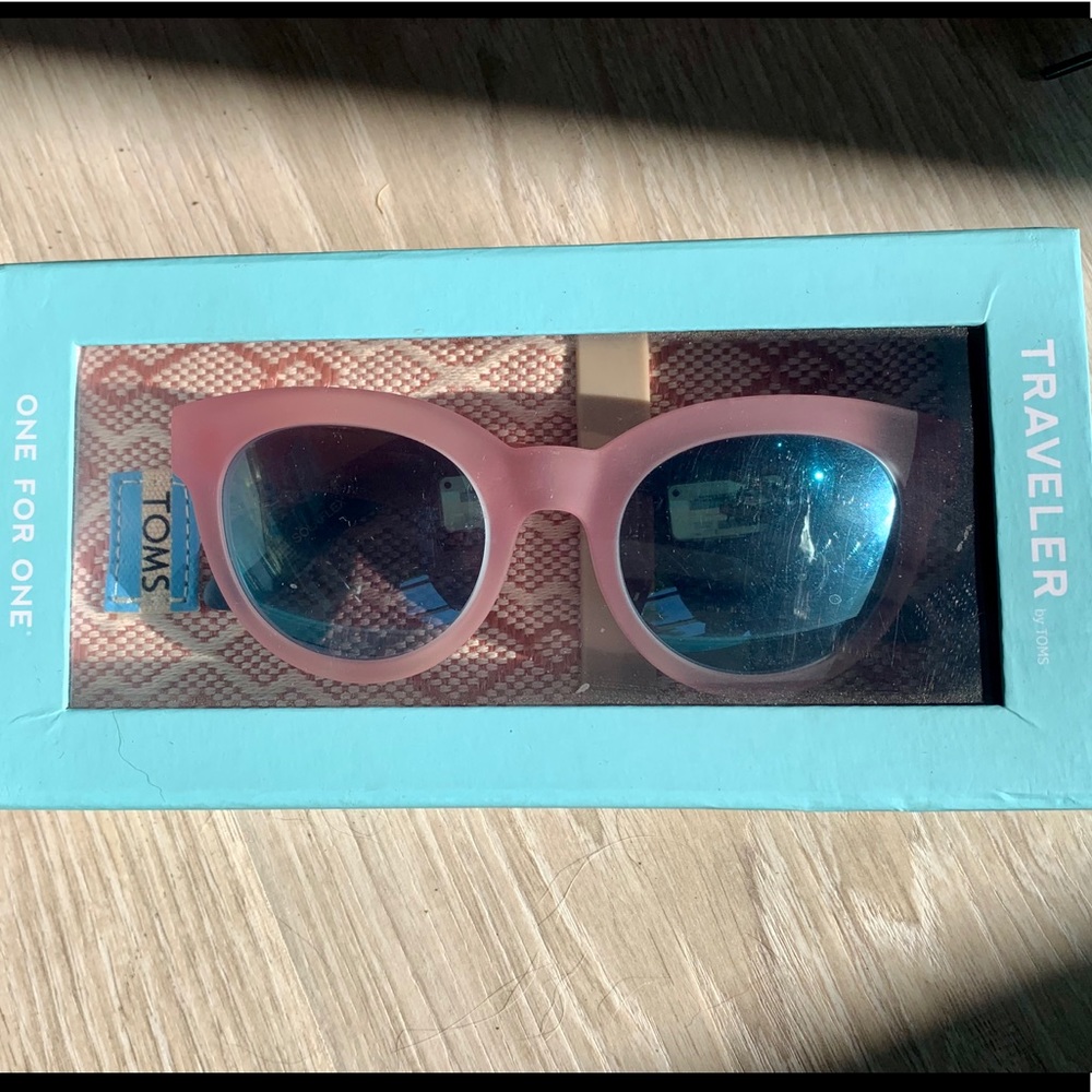 NEW TOMS Traveler Sunglasses